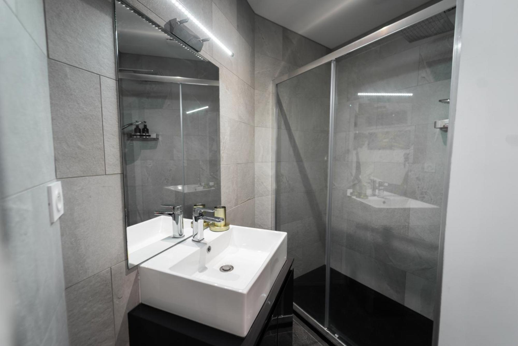 Loft 150 M2 Jacuzzi, Sauna Et Massage Blagnac Esterno foto